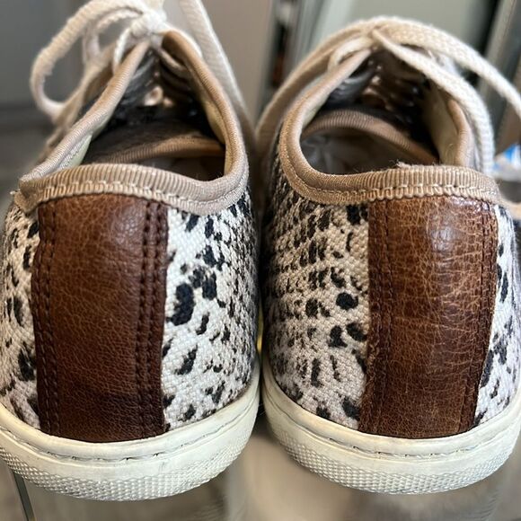 LANVIN Women's Bi-Color Leather Snakeskin Sneaker with Cap Toe, Size 37 (6.5 US) - Picture 13 of 13